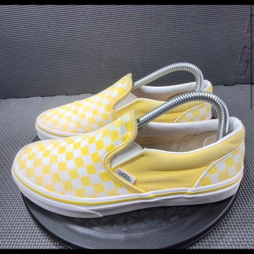 Yellow checkered slip on vans 💛💛💛